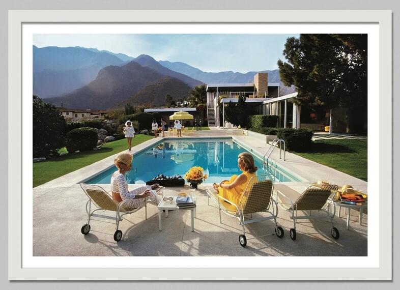 Retro Poolside Host Luxury Lif - Luxury Lifestyle Living recension och pris