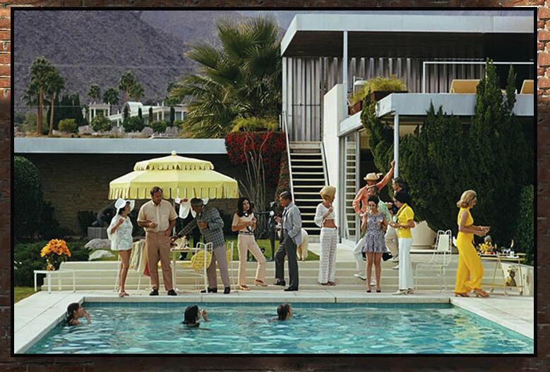 Retro Poolside Host Luxury Lif - Luxury Lifestyle Living recension och pris