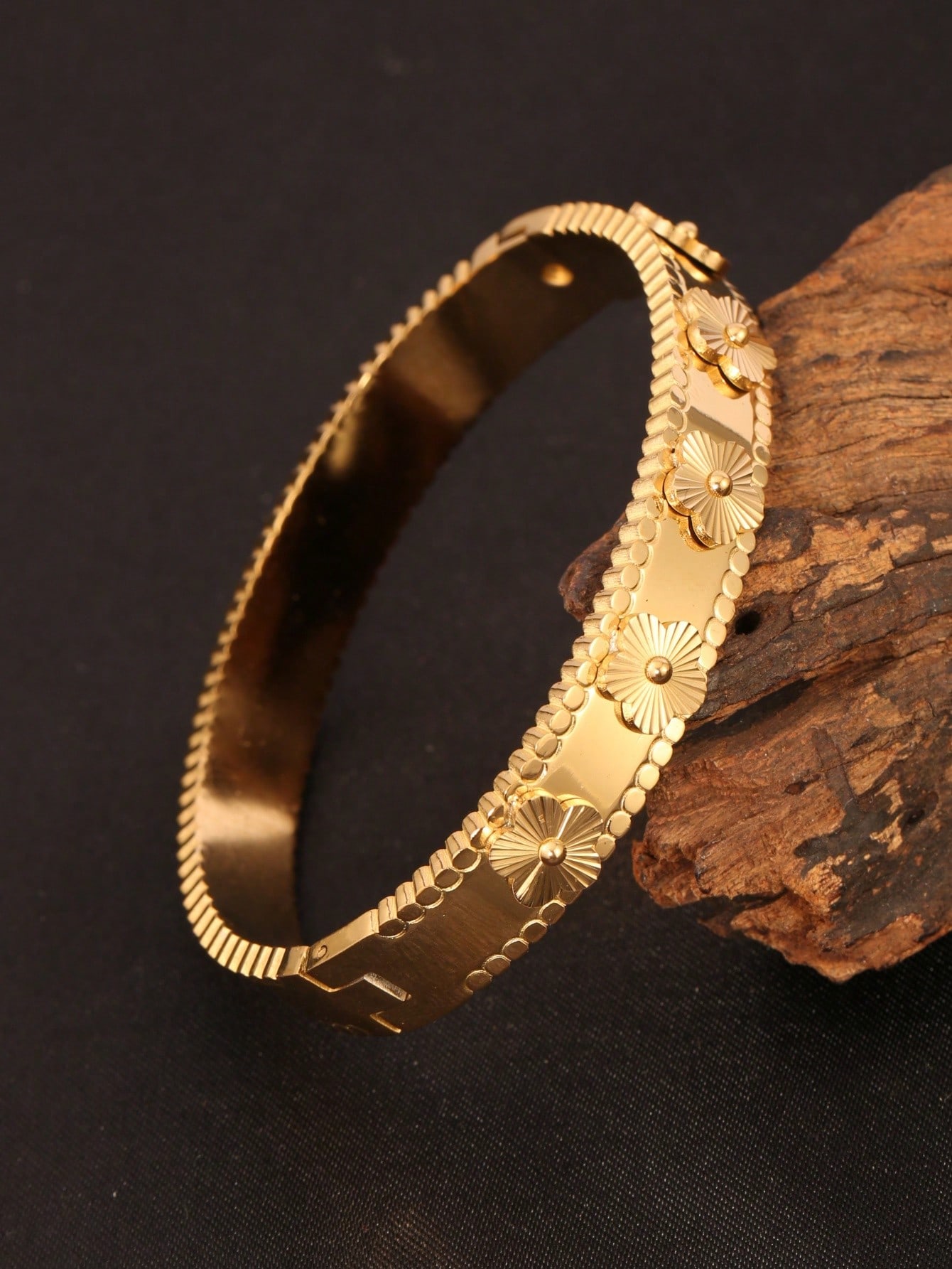 1 Piece of European and Americ - Luxury Lifestyle Niche recension och pris