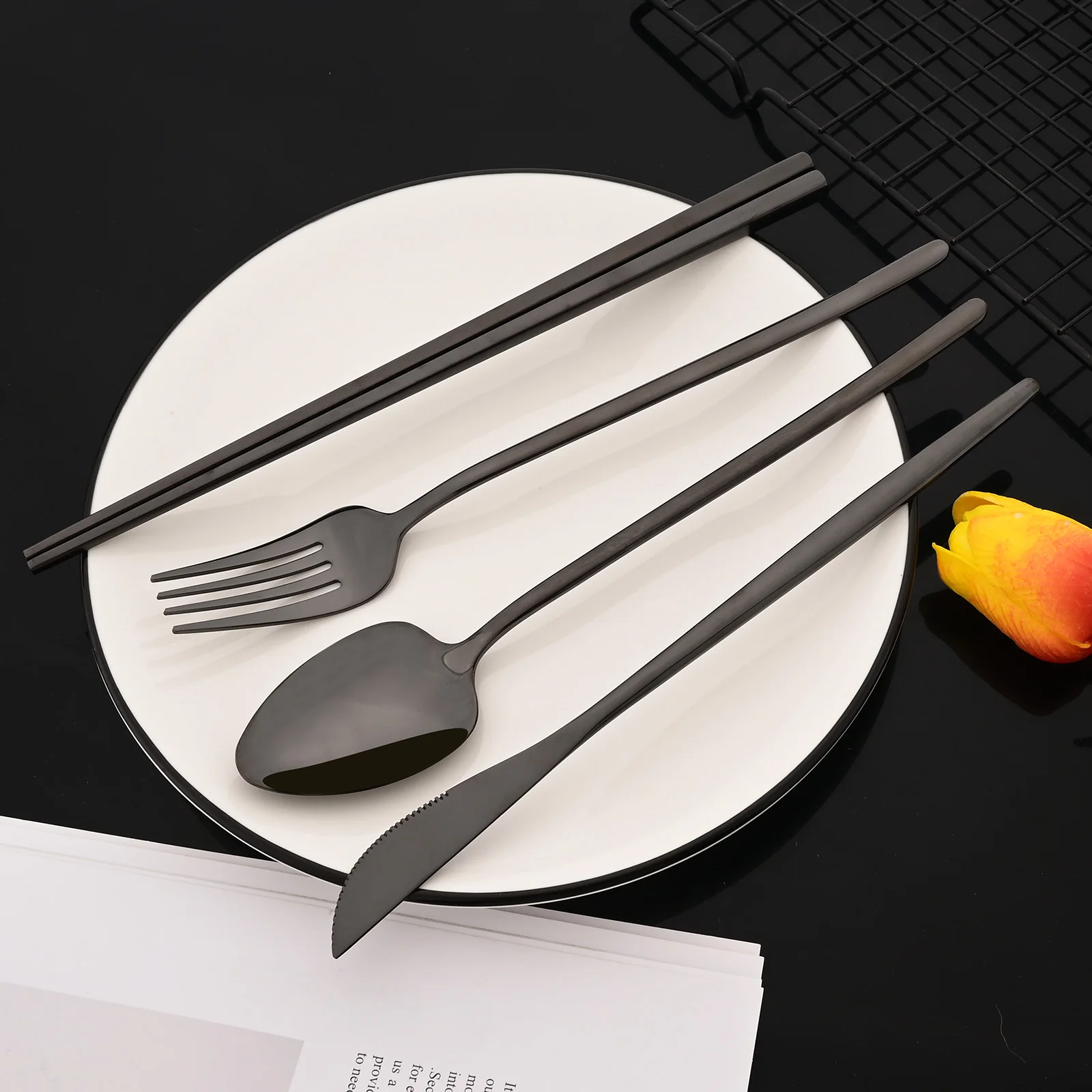 Korean 8Pcs Tableware Set High - Gold Plated Cutlery recension och pris